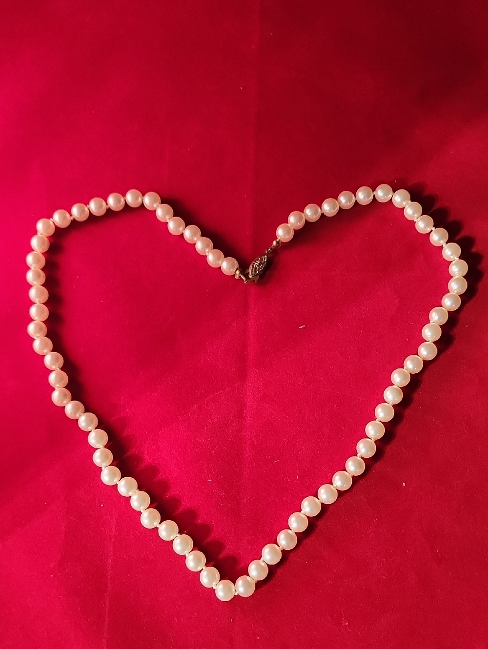 Classic Pearl Necklace in Cream with Gold Clasp